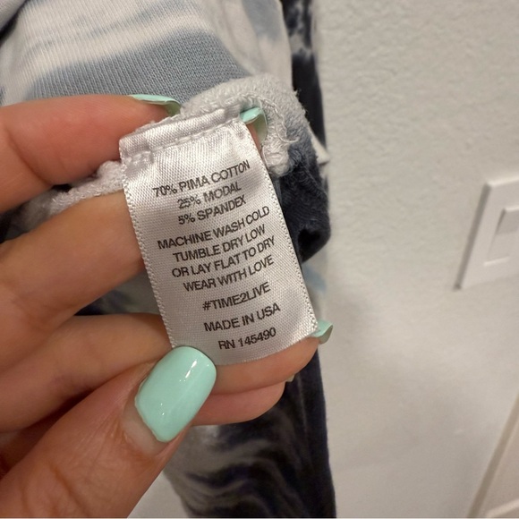 Electric & Rose Cloudy Blue Tie-Dye Sweatshirt - L - Picture 6 of 6